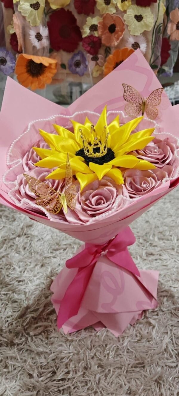 Ramo con girasol coronado