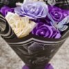 Ramo de rosas morado y marfil
