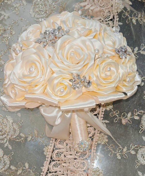 4-ramo-flor-blancas-perlas Ramo de Novia con Perlas